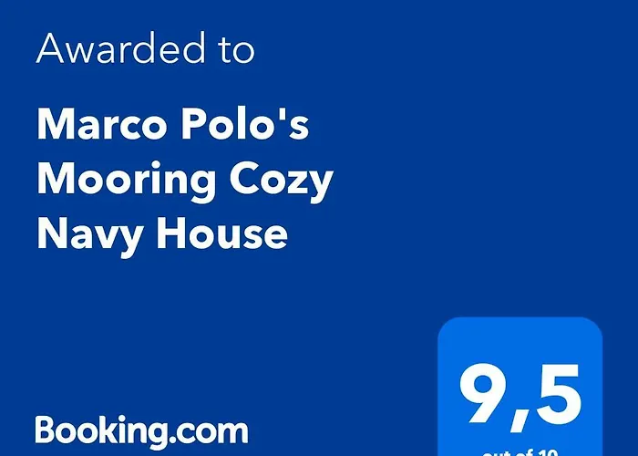 Marco Polo\'S Mooring Cozy Navy House