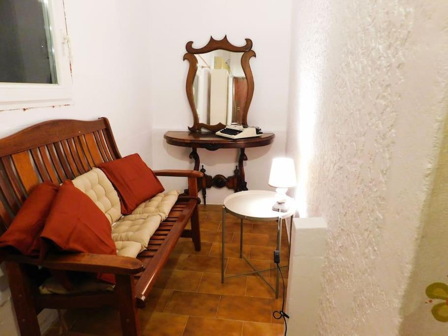 Apartment Marco Polo's Mooring Cozy Navy House